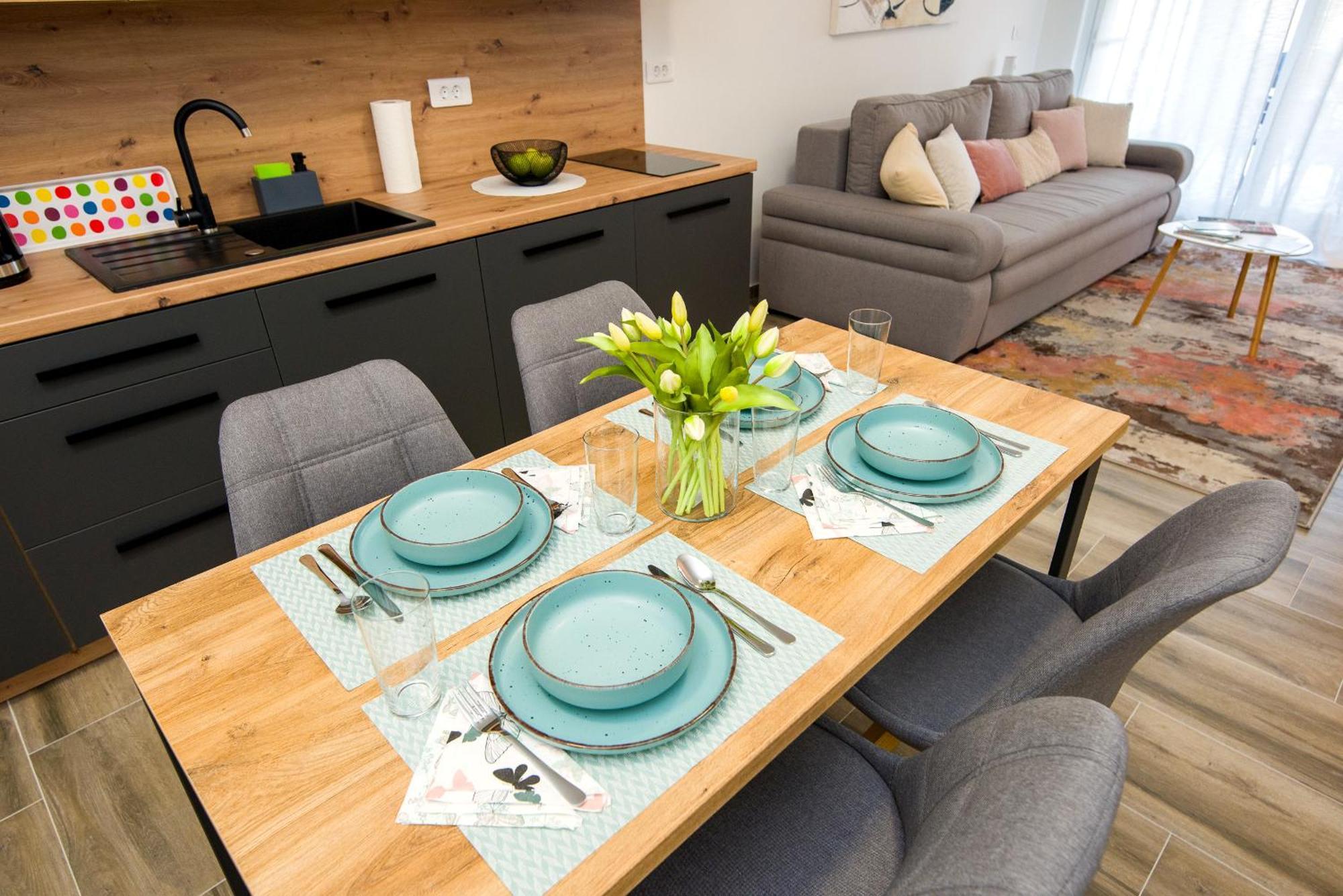 Complex Nine Apartment *